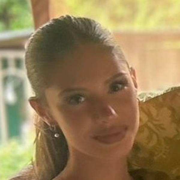 Mia H.